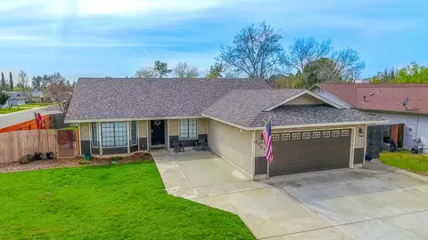 1707 Sterling Dr, Redding, CA 96003 photo 1