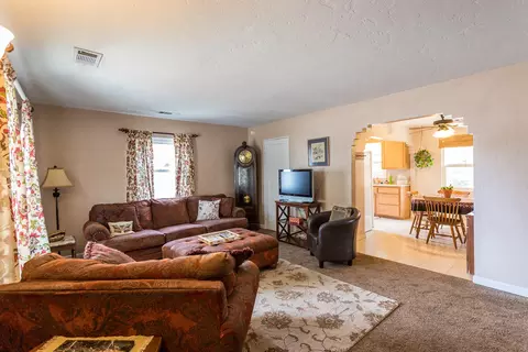 3135 Nicolet Ln, Redding, CA 96001 photo 2