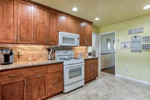 1939 Buttercup Ln, Redding, CA 96002 photo 17
