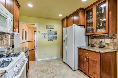 1939 Buttercup Ln, Redding, CA 96002 photo 15