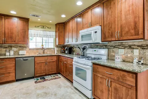 1939 Buttercup Ln, Redding, CA 96002 photo 13