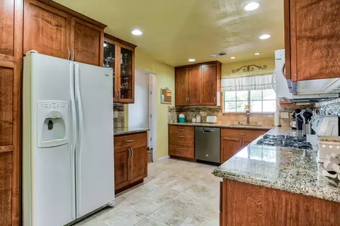 1939 Buttercup Ln, Redding, CA 96002 photo 14