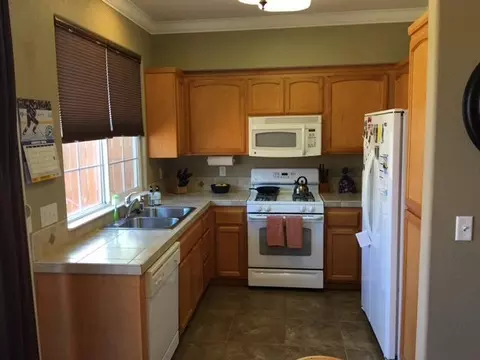 2304 La Villa Way, Redding, CA 96003 photo 3