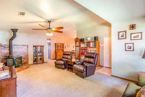 3685 Capricorn Way, Redding, CA 96002 photo 5