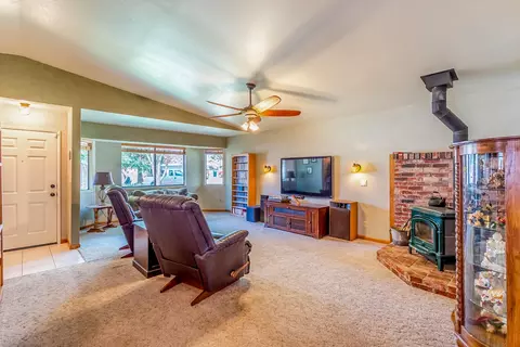 3685 Capricorn Way, Redding, CA 96002 photo 2