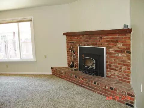2141 Wilder Dr, Redding, CA 96001 photo 4