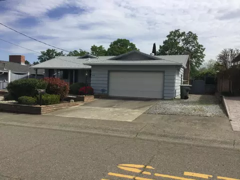 3025 Stratford Ave, Redding, CA 96001 photo 1