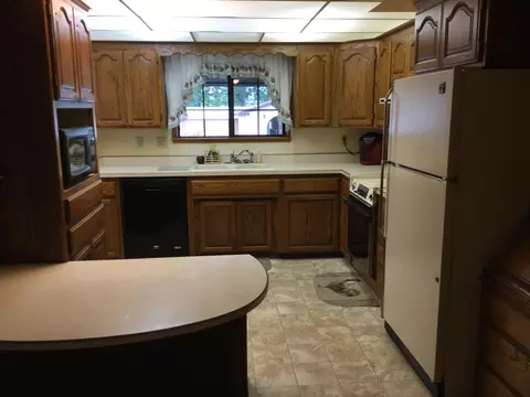 3025 Stratford Ave, Redding, CA 96001 photo 5