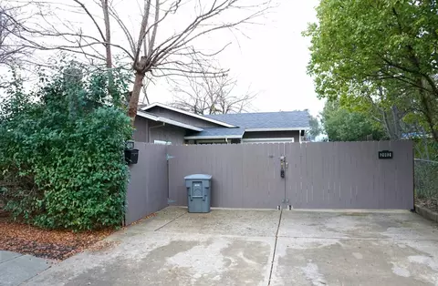 2882 Fairway Ave, Redding, CA 96002 photo 2