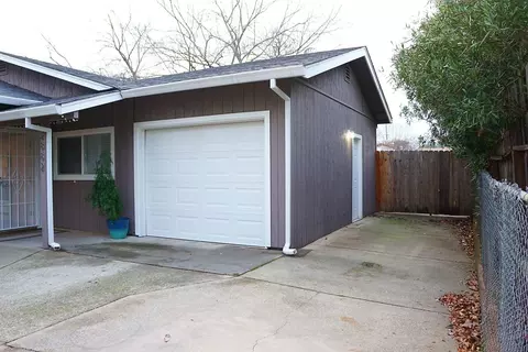 2882 Fairway Ave, Redding, CA 96002 photo 4