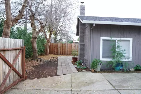 2882 Fairway Ave, Redding, CA 96002 photo 3