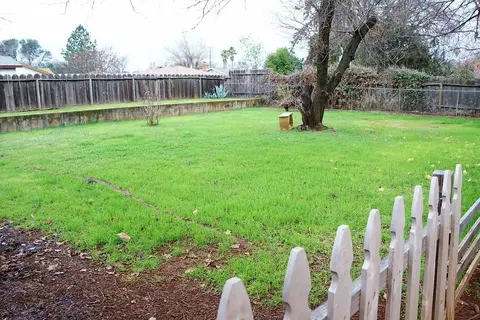 2882 Fairway Ave, Redding, CA 96002 photo 18