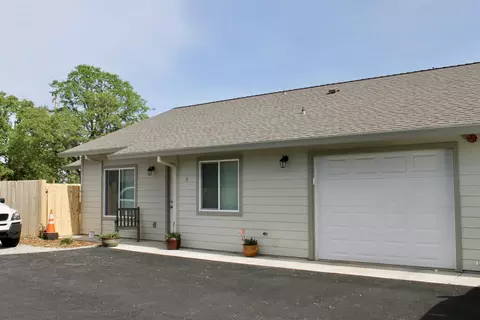 525 Buckeye Ter, Redding, CA 96003 photo 4