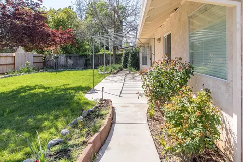 2241 Kathleen Way, Redding, CA 96003 photo 11