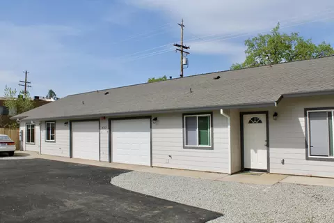 527 Buckeye Ter, Redding, CA 96003 photo 1