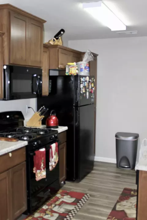 527 Buckeye Ter, Redding, CA 96003 photo 9
