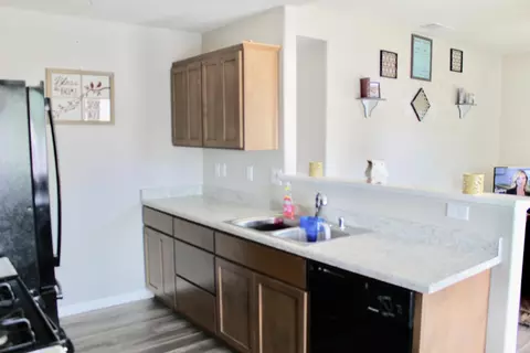 527 Buckeye Ter, Redding, CA 96003 photo 17