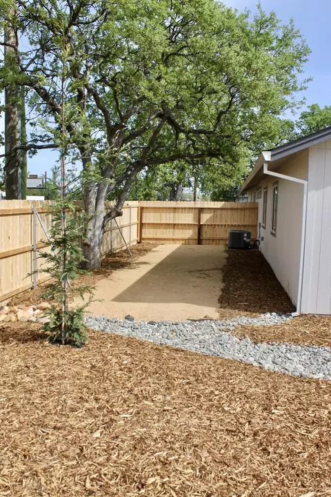 527 Buckeye Ter, Redding, CA 96003 photo 20