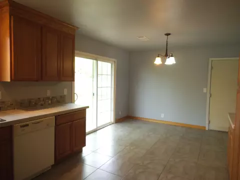 1240 Scenic Way, Redding, CA 96001 photo 4
