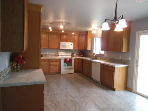 1240 Scenic Way, Redding, CA 96001 photo 2