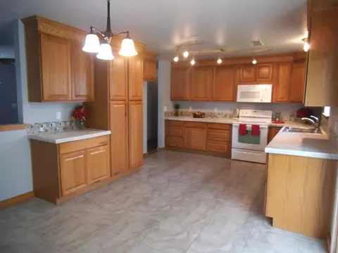 1240 Scenic Way, Redding, CA 96001 photo 3
