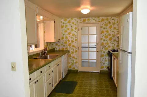 2566 Hillside Dr, Anderson, CA 96007 photo 12