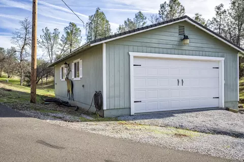 23143 Elk Trl, Redding, CA 96003 photo 3