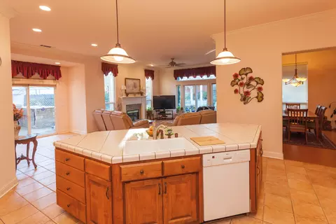 4410 Yellowstone, Redding, CA 96002 photo 4