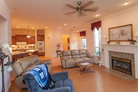 4410 Yellowstone, Redding, CA 96002 photo 11