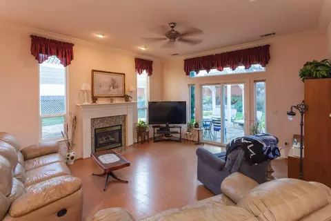 4410 Yellowstone, Redding, CA 96002 photo 9