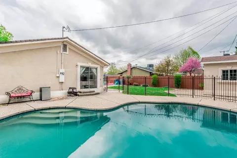 2074 Westwood Ave, Redding, CA 96001 photo 20