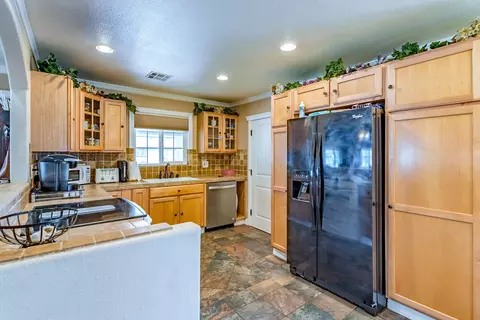 2074 Westwood Ave, Redding, CA 96001 photo 8
