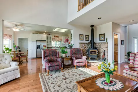 5675 Janine Way, Corning, CA 96021 photo 4