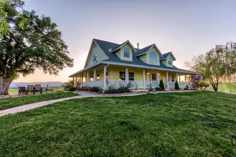 5675 Janine Way, Corning, CA 96021 photo 1