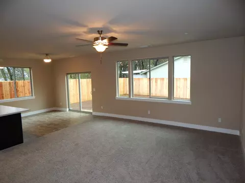 4299 Starthmore Dr, Redding, CA 96002 photo 3