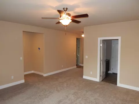4299 Starthmore Dr, Redding, CA 96002 photo 5