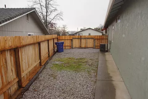 3588 Auburn Dr, Redding, CA 96001 photo 21