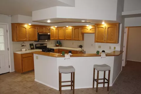 3588 Auburn Dr, Redding, CA 96001 photo 4