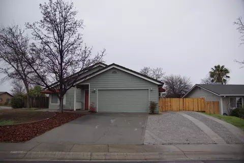 3588 Auburn Dr, Redding, CA 96001 photo 1