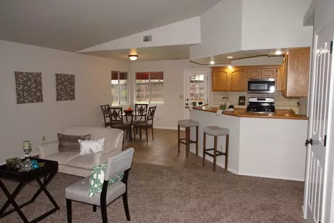 3588 Auburn Dr, Redding, CA 96001 photo 3