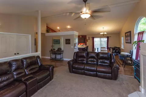 4670 Corita Pl, Redding, CA 96001 photo 5