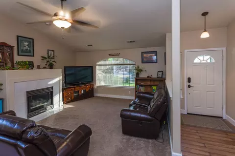 4670 Corita Pl, Redding, CA 96001 photo 4