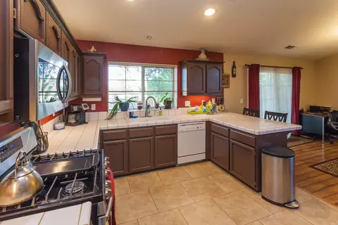 4670 Corita Pl, Redding, CA 96001 photo 13