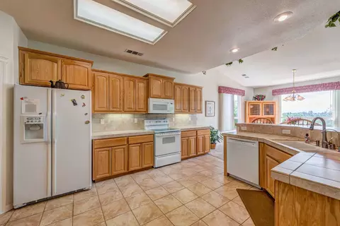 1135 Golden Gate Trl, Redding, CA 96003 photo 14