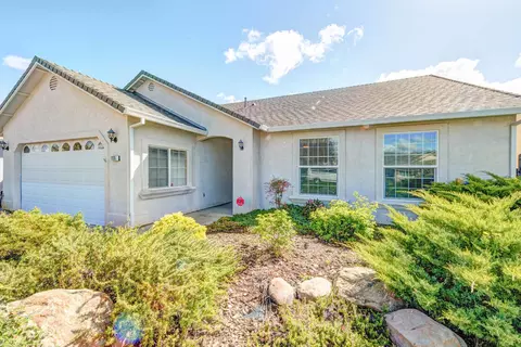 1135 Golden Gate Trl, Redding, CA 96003 photo 2