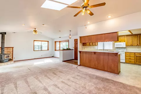 1944 El Verano St, Redding, CA 96002 photo 11