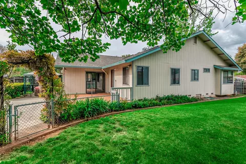 1944 El Verano St, Redding, CA 96002 photo 26