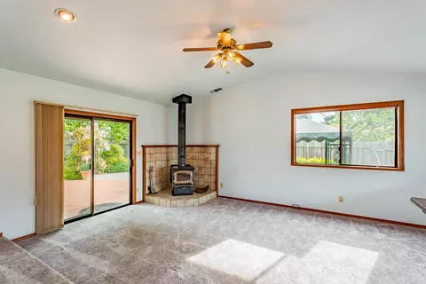 1944 El Verano St, Redding, CA 96002 photo 5