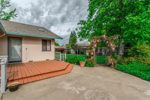 1944 El Verano St, Redding, CA 96002 photo 24