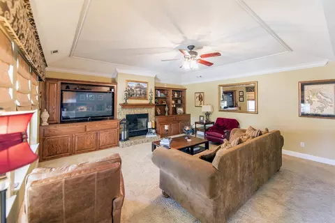 1936 Lagorce Dr, Redding, CA 96003 photo 4